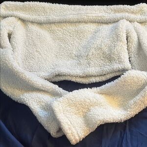 SHEIN White Sherpa Throw